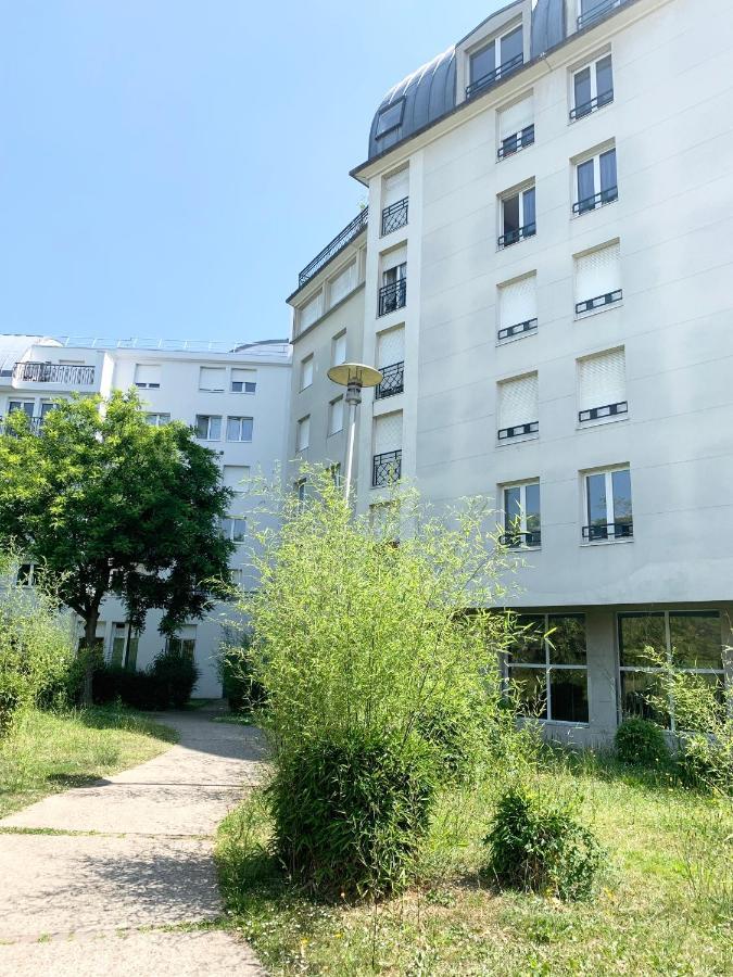 Studio 30M2 - Au Pied De La Gare - Parking Cergy Exterior photo